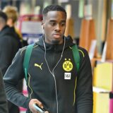 Jamie Gittens schaut zur Seite.