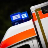 Ein Rettungswagen musste jetzt in Bottrop einem Pkw ausweichen, um einen Unfall zu verhindern (Symbolbild).