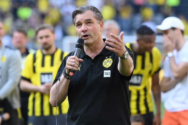 Ex-BVB-Sportdirektor Michael Zorc (r.) bei seiner Verabschiedung im Signal Iduna Park.