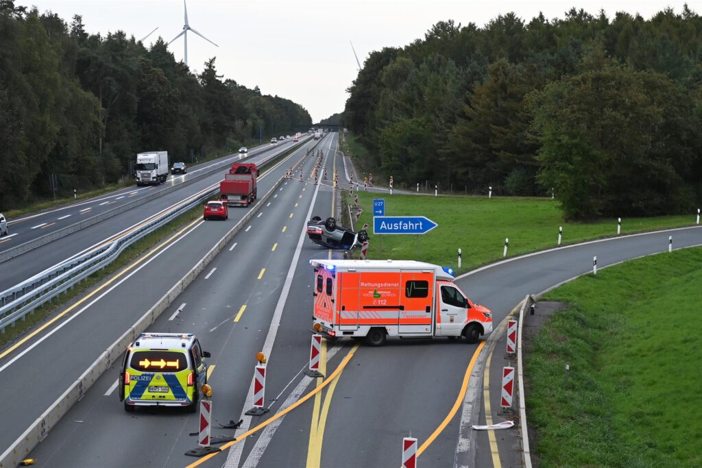 Durch die Einsatzfahrzeuge kam es auf der A31 von Lembeck nach Borken kurzzeitig zu Verkehrsbeeinträchtigungen. Durch die Einsatzfahrzeuge kam es auf der A31 von Lembeck nach Borken kurzzeitig zu Verkehrsbeeinträchtigungen.