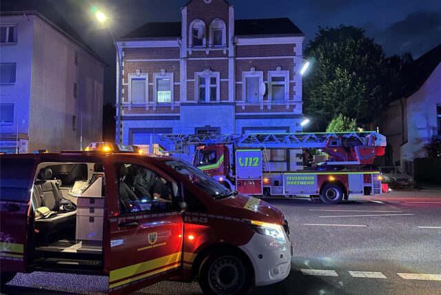 Alarmiert, aber dann brennt es gar nicht – wie häufig wird die Feuerwehr in Dortmund fälschlicherweise mit dem Notruf zu angeblichen Einsatzorten wie hier in der Provinzialstraße gerufen?