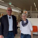 Herbert Rentmeister und Ursula Riedel von der Tafel Dorsten zeigen ihre neuen Räumlichkeiten.
