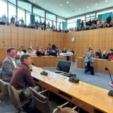 TikTok-Star Levy Penell wurde bei seinem Besuch im Ratssaal vom Bürgermeister zum Ehrenbotschafter ernannt. Dabei gibt es diesen Titel eigentlich gar nicht.
