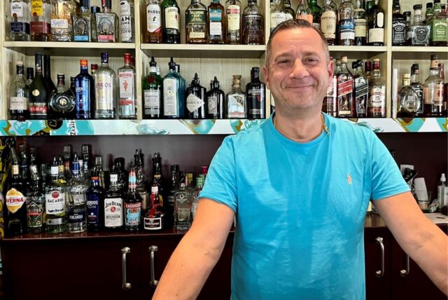 Alberto Bianco kocht im Restaurant seines Bruders. „Uncle Tom‘s“ ist seit Jahrzehnten im Dortmunder  Klinik-Viertel.