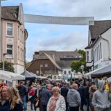 So voll ist es nicht immer auf der Hohen Straße in Datteln. Anlass für die vielen Menschen war das Stadtfest „Datteln im Herbst“ im Oktober.