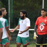 Ein neuer Spieler beim FC Marokko Herne (weiß) pulsiert mit seinem Transfer aus der zweiten Marokkanischen Liga