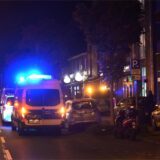 Ein Polizeiwagen mit Blaulicht steht auf einer Straße in Dorsten.