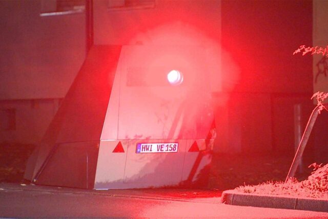 Seit Oktober 2024 ist die Stadt Dortmund mit einem Panzerblitzer im Einsatz, um Geschwindigkeitsverstöße zu messen.