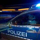 Symbolbild – ein Polizeiwagen im Einsatz