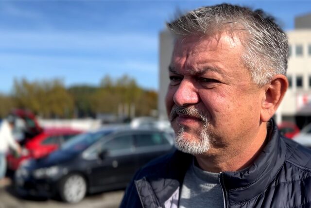 Ein mittelalter Mann.