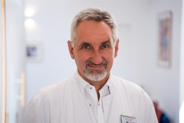 Porträtfoto Prof. Dr. Michael Paulussen.
