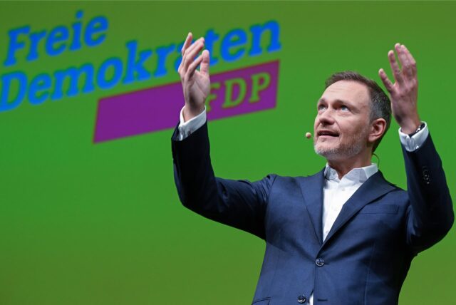Christian Lindner, Vorsitzender der FDP, ist mit dem Castrop-Rauxeler FDP-Fraktionschef Nils Bettinger politisch nur schwer vergleichbar.