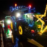 Trecker mit festlicher Beleuchtung
