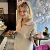 Dortmunderin Irina Poljatchek betreibt neben „Babuschkas Kitchen“, dem „Doppeltsolecker“-Catering auch das „Doppeltsolecker“ am Neuen Graben und das neue Bistro an der Kreuzstraße.