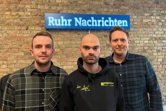 PottCAS-Host Luca Füllgraf (m.) mit seinen Gästen Tewe Schefer (l.) und Fabian Hollenhorst (r.).
