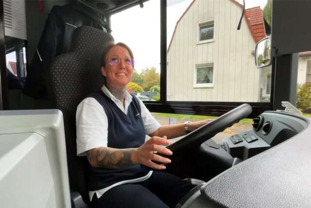 Busfahrerin Aylin Schiller