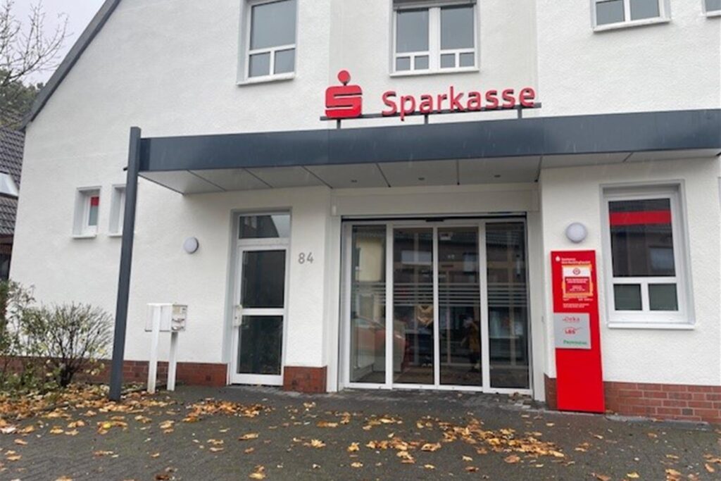 Die sanierte Sparkassen-Filiale in Marl-Hamm ist ab sofort wieder für den Publikumsverkehr geöffnet.