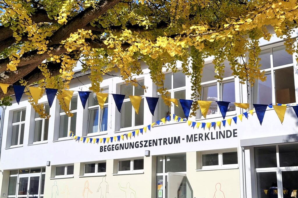 Das neue Begegnungszentrum in Merklinde wurde am 11. Oktober offiziell und feierlich eröffnet. Das neue Begegnungszentrum in Merklinde wurde am 11. Oktober offiziell und feierlich eröffnet.