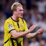Julian Brandt klatscht in die Hände.