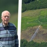 Die Montage zeigt Jan Bormann und sein Werk „Sonnenuhr“ aus der Luft fotografiert.