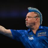Peter Wright aus Schottland, der bei der Darts-EM 2024 in Dortmund seinen Titel verteidigen will.