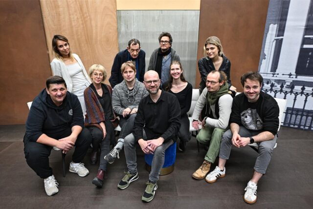Noch gibt es nur Probenfotos mit dem Ensemble. Am 30. November feiert „Pension Schöller“ am WLT Premiere.