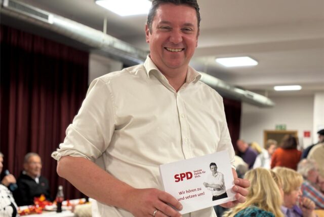 Rajko Kravanja tritt 2025 wieder zur Bürgermeisterwahl an. In einer 45-minütigen Rede stimmte er 80 SPD-Mitglieder elf Monate vorher auf die Kommunalwahl ein.