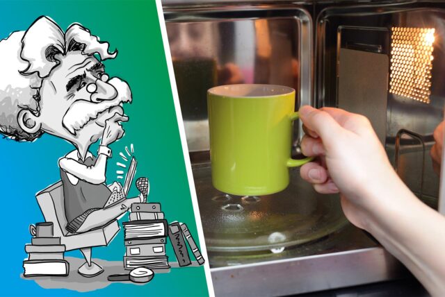 Ein Becher wird in eine Mikrowelle gestellt.