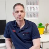 Dr. Jens Möller in seiner Praxis