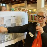 In der Zukunftswerkstatt erläutert Kulturdezernentin Claudia Schwidrik-Grebe die Nutzung der ehemaligen Turnhalle der Hauptschule an der Kampstraße als Bibliothek im Rahmen des Kulturprojekts Marschall 66.