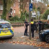 An einem Ausgang des Dietrich-Keuning-Parks in der Dortmunder Nordstadt ist am 28.10. ein Streit zwischen zwei Personen eskaliert.