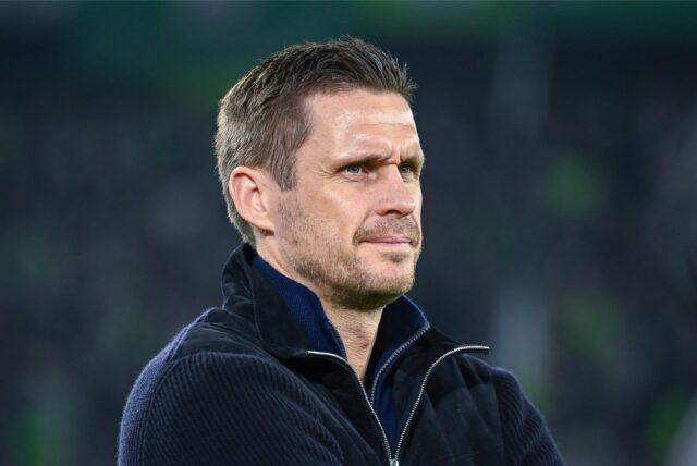 Sebastian Kehl schaut zur Seite.