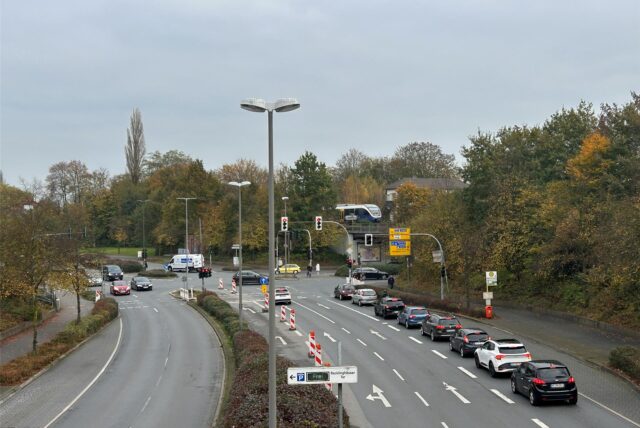 Defekte Ampeln führen an mehreren Stellen in Dorsten zu Verkehrschaos. Die Ampelanlage an der Kreuzung Vestische Allee/ Willy-Brandt-Ring funktioniert seit Donnerstag wieder.