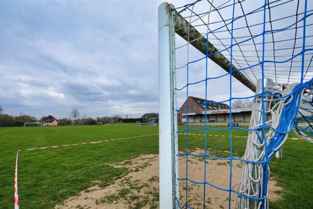 Die „Kampfbahn Habichthorst“ ist einer der letzten Naturrasenplätze in Castrop-Rauxel. Seit 2019 gibt es die Idee, diesen Sportplatz zu bebauen und an dessen Stelle eine neue Bezirkssportanlage mit Kunstrasen zu errichten. Die könnte auf der Kraftwerksfläche an der B235 entstehen.