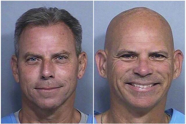 Die Bildkombo aus zwei von der kalifornischen Strafvollzugsbehörde zur Verfügung gestellten Fotos zeigt Erik Menendez (l) und seinen Bruder Lyle Menendez.
