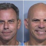 Die Bildkombo aus zwei von der kalifornischen Strafvollzugsbehörde zur Verfügung gestellten Fotos zeigt Erik Menendez (l) und seinen Bruder Lyle Menendez.