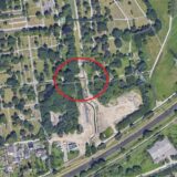 Die Bildkombi zeigt ein Luftbild des Südfriedhofs und die marode Brücke.