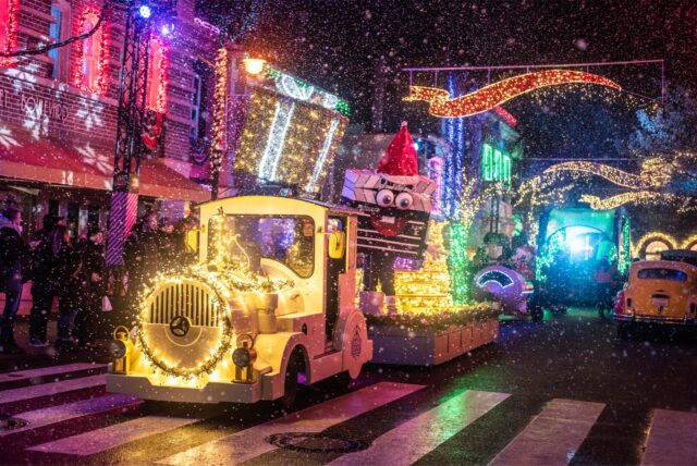 Die Weihnachtsparade im Movie Park
