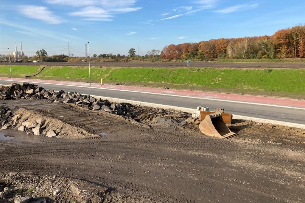 Im Vordergrund, südlich der Nordstraße, soll unter andrem das Parkhaus für die Thalia-Mitarbeiter entstehen. Im Vordergrund, südlich der Nordstraße, soll unter andrem das Parkhaus für die Thalia-Mitarbeiter entstehen.