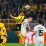 Emre Can im Luftduell.