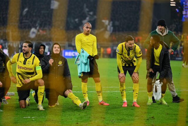 Die BVB-Spieler feiern den Sieg gegen Graz.