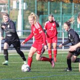 Nur ein schwacher Trost für den VfB Hüls: Chiara Tat erzielte in Bochum ihr 14. Saisontor und schloss damit zur Spitze der Torjägerinnen in der Bezirksliga 5 auf.