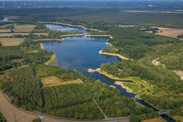 Hullerner Stausee und Stever aus der Luft.