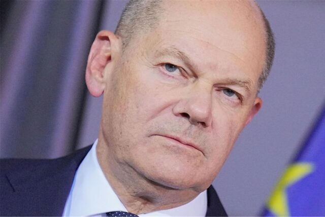 Bundeskanzler Olaf Scholz (SPD), spricht nach einem Krisentreffen des Koalitionsausschusses der Ampelkoalition.