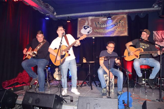 Die Band Blondinbootz spielte für den guten Zweck.