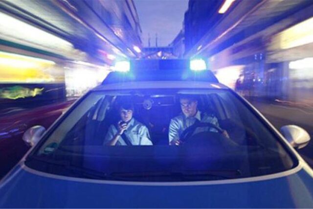 Die Polizei nahm drei Jugendliche nach Autodiebstahl fest.