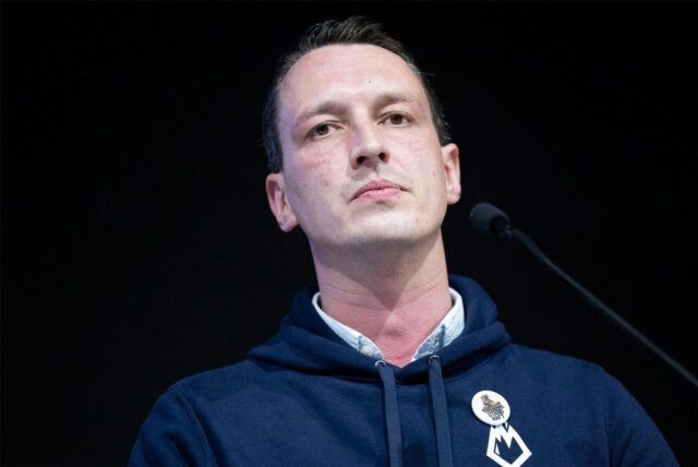 Matthias Helferich will trotz des laufenden Parteiauschlussverfahrens gegen ihn erneut für die AfD nach Berlin.