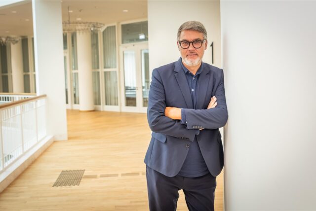 Der Oberbürgermeister steht wegen seiner Kommunikation erneut in der Kritik.