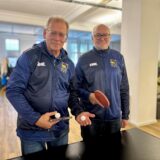 Michael Horn (links) und Heinz-Günter Hiller vom Post SV Castrop-Rauxel organisieren die Tischtennis-Gruppe für Spieler mit Parkinson-Erkrankung.