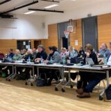 Politik unter Basketballkörben: In der Gymnastikhalle der Ernst-Immel-Realschule hat der Marler Stadtrat jetzt die Beibehaltung einheitlicher Hebesätze von 790 Prozent bei der Grundsteuer B beschlossen.